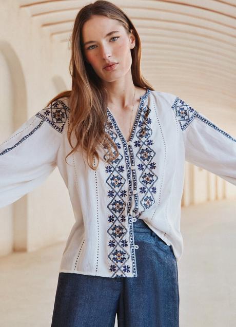Imagen - Blusa con bordados de Hoss (99 euros)