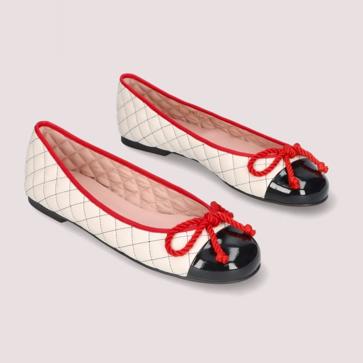 Imagen secundaria 1 - Carolina Herrera tiene el look de entretiempo con bailarinas más cómodo y elegante