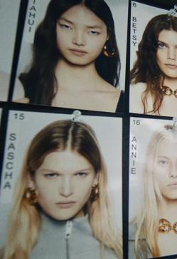 Imagen secundaria 2 - Imágenes del documental de Gucci: 'Who is Sabato de Sarno'.