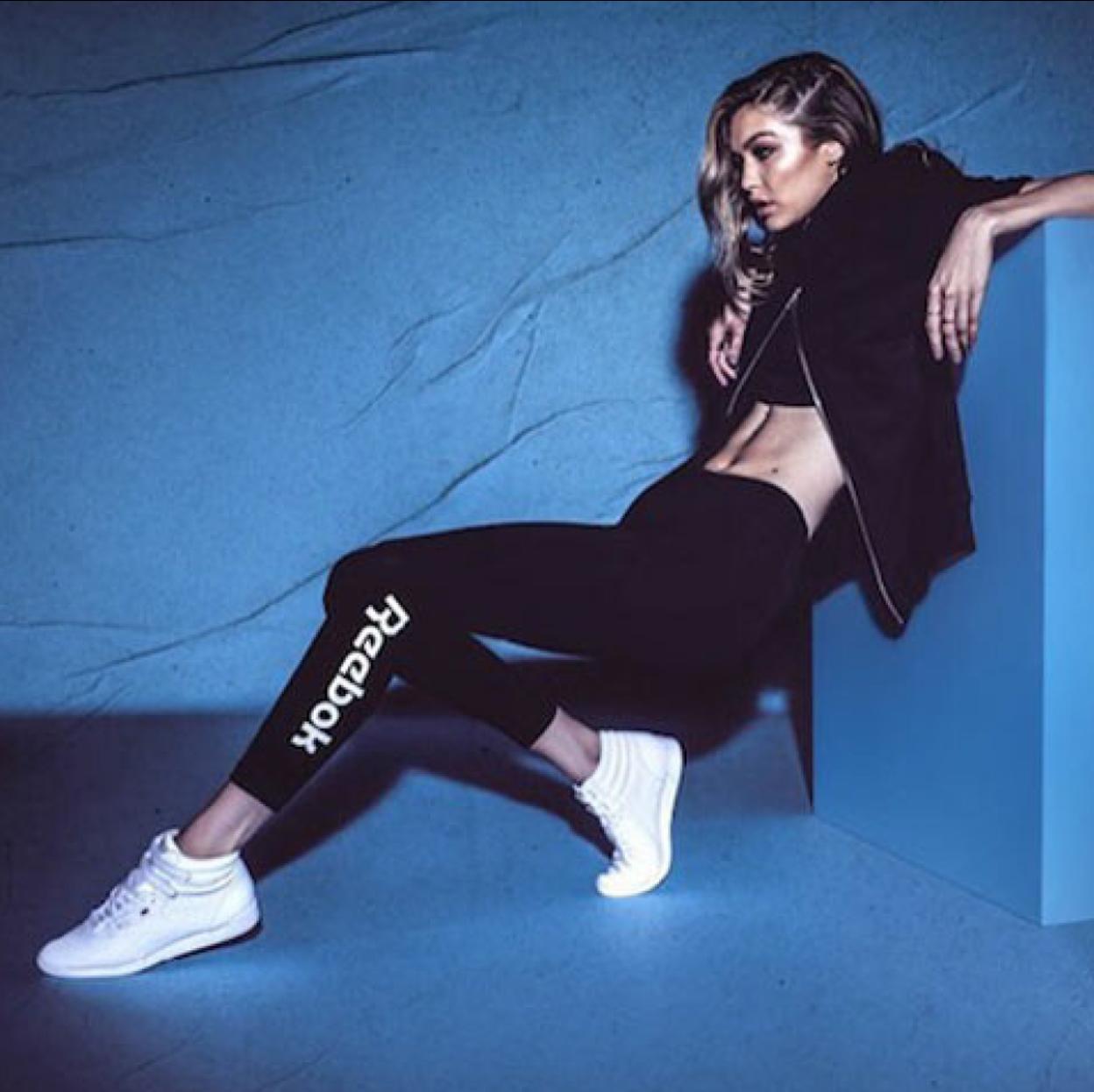 Mujeres con ropa deportiva. 