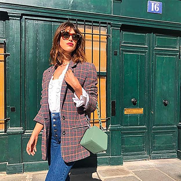 La americana estampada de cuadros: así se lleva este básico que triunfará durante el entretiempo