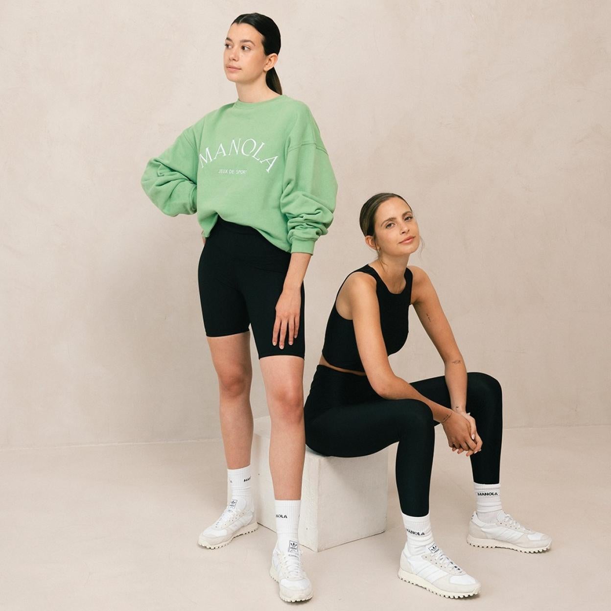 Mujeres con ropa deportiva. 