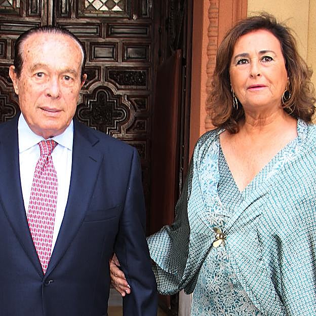 Carmen Tello y el torero Curro Romero. 