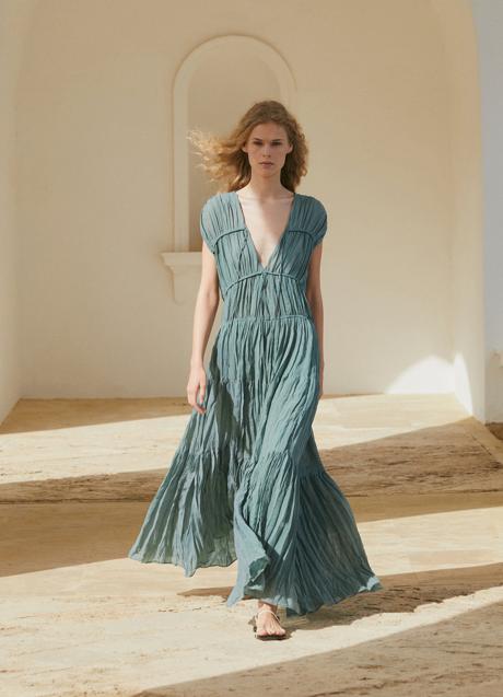 Imagen - Vestido plisado de Massimo Dutti (99,95 euros)