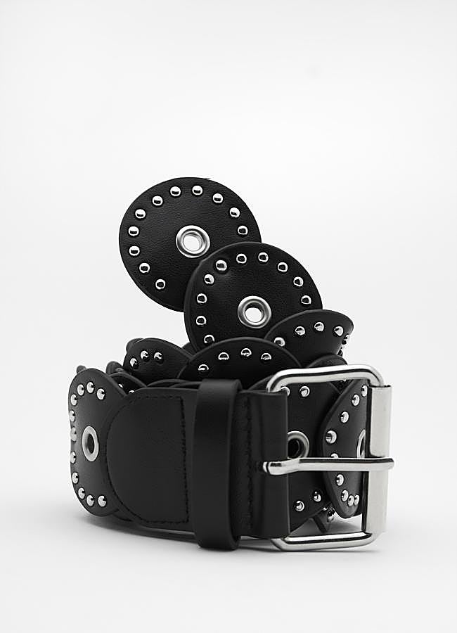 Imagen - Cinturón círculos de tachuelas de Pull&Bear, 15,99 euros.
