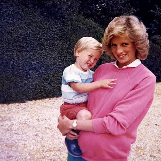 Lady Di y el príncipe Guillermo. 