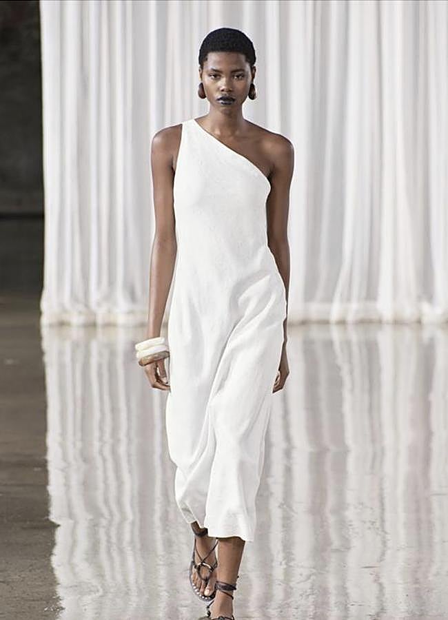 Imagen - Vestido de luno de Zara, 49.95 euros.