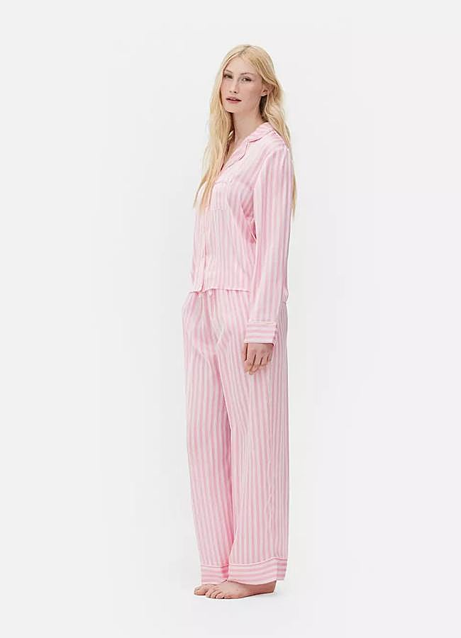 Imagen - Pijama con estampado de rayas en rosa de Primark.