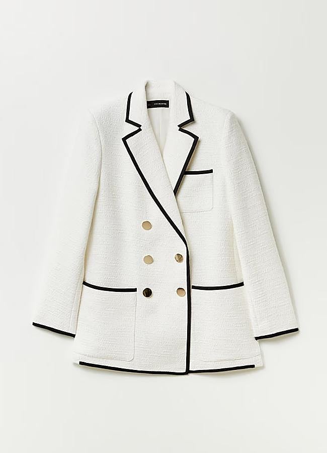 Imagen - Blazer blanca con ribetes de Sfera, 69,99 euros.