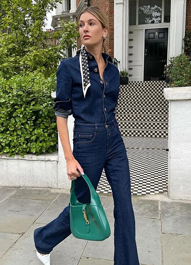 Imagen - Camille Charriere con un doble denim look/@camilecharriere
