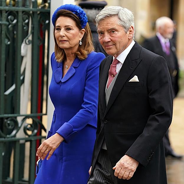Carole y Michael Middleton en la coronación de Carlos III. 