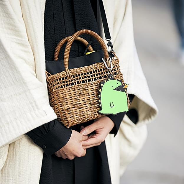 Me encanta añadir un toque moderno a mi armario cápsula: seis piezas para conseguirlo