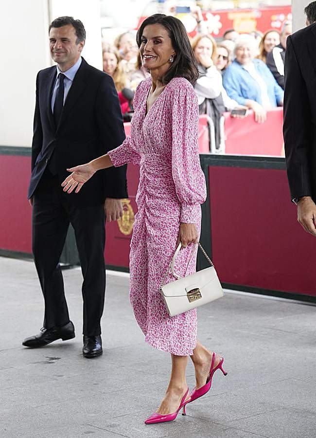 Imagen - La reina Letizia con un look de invitada perfecto para primavera. / LIMITED PICTURES
