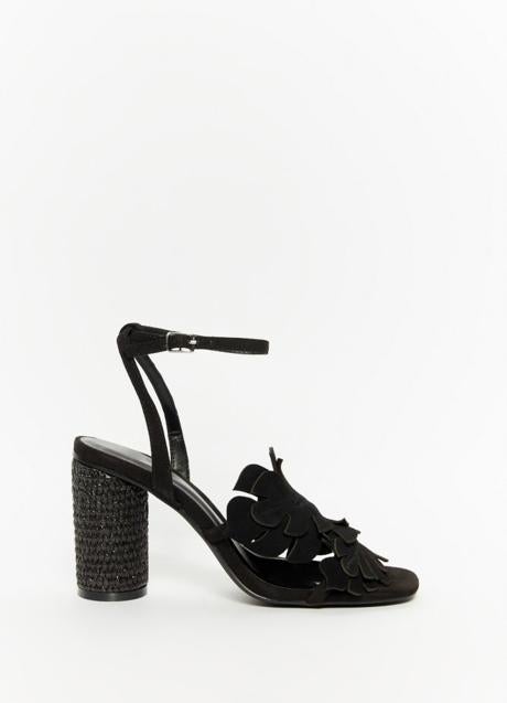 Imagen - Sandalias negras de Sfera (39,99 euros)