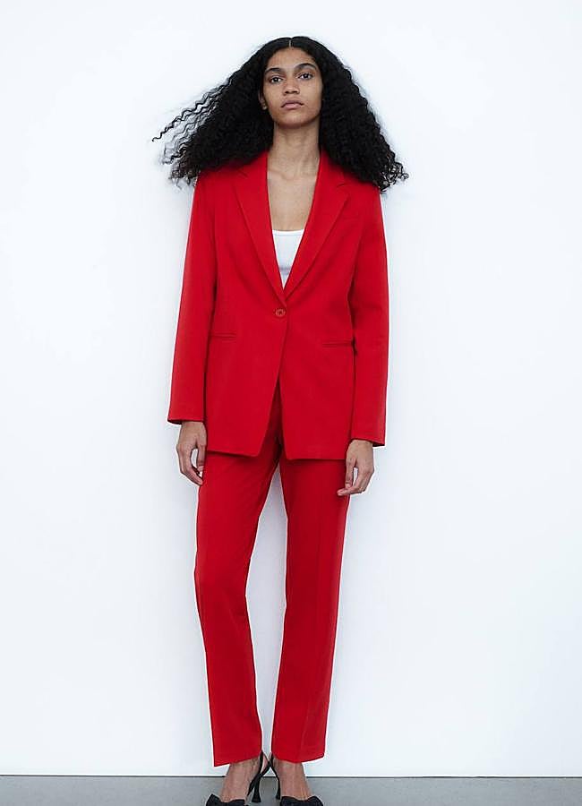 Imagen - Traje rojo básico