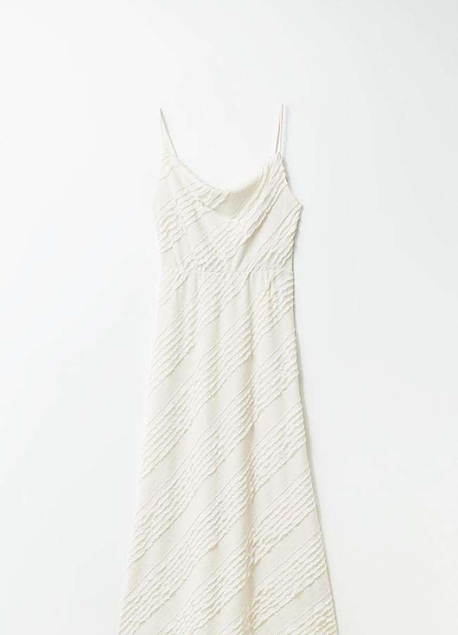 Imagen - Vestido con bordados de Sfera, 29,99 euros.