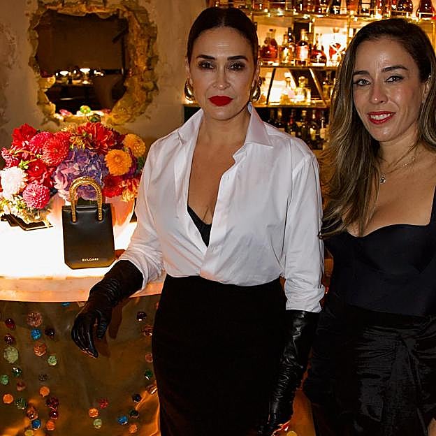 Roberta Lobeira junto a Vicky Martín Berrocal. 