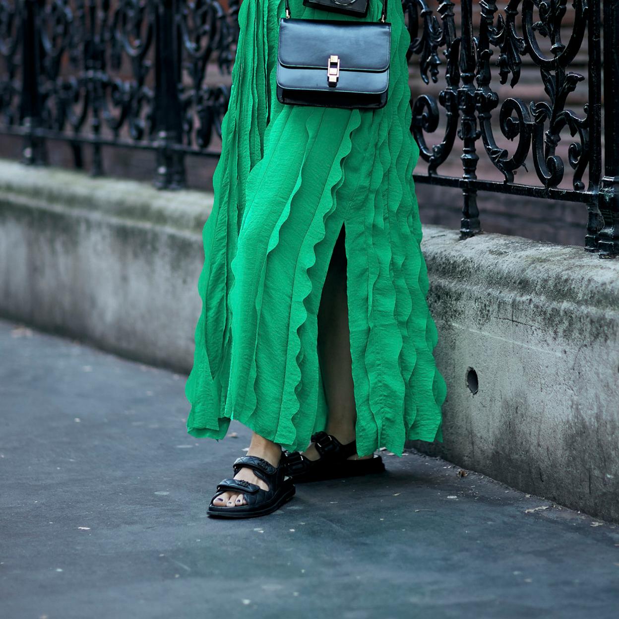 Vuelven las sandalias con velcro de los años ochenta