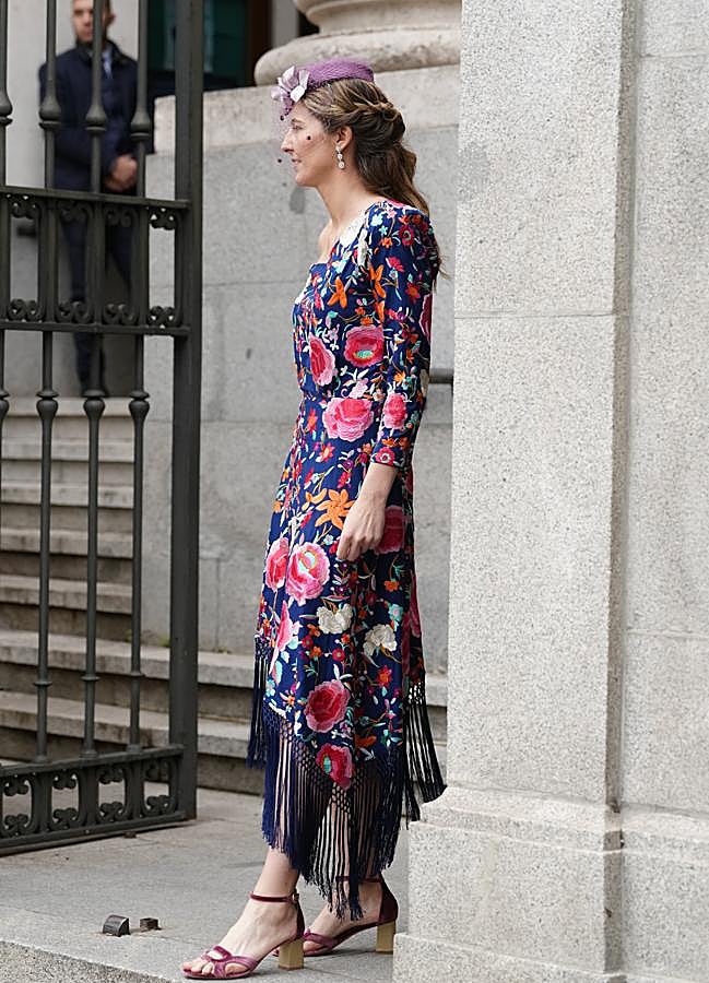 Imagen - Victoria López-Quesada con un vestido de flores en la boda de Almeida. / LIMITED PICTURES