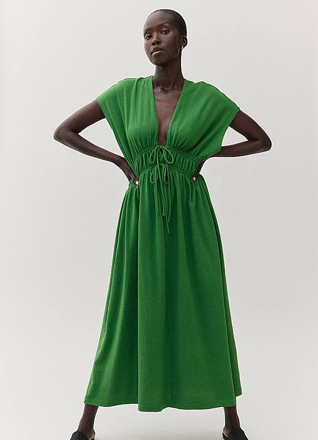 Imagen - Vestido midi color verde con lazos