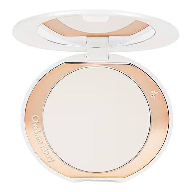 Airbrush Brightening Flawless Finish Powder de Charlotte Tilbury. Precio: 51,99 euros