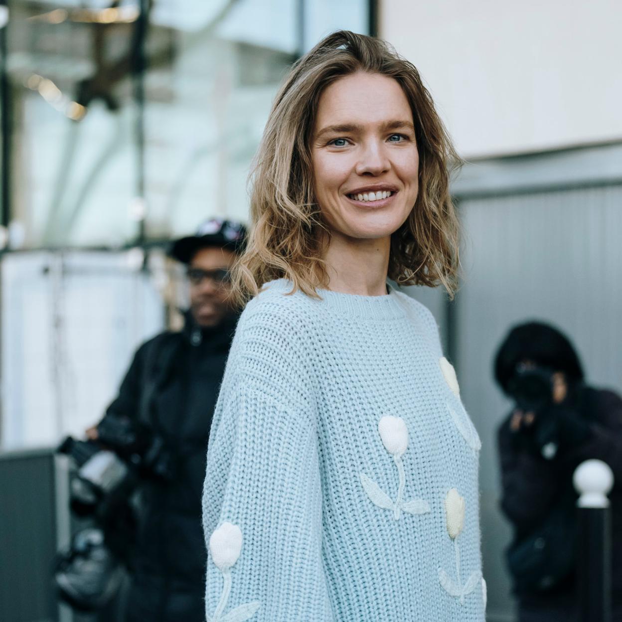 Así funciona el cepillo barato para retocar las primeras canas