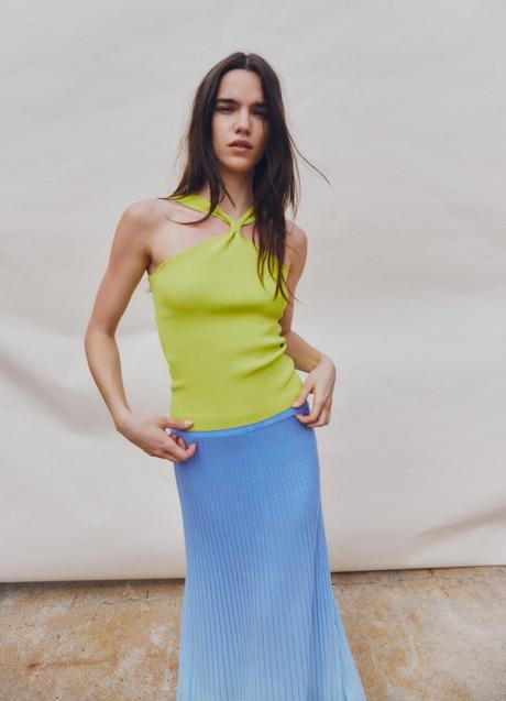 Imagen - Top con escote halter de Sfera (15,99 euros)