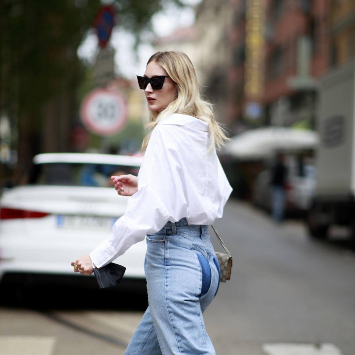 Influencer con pelo brillante