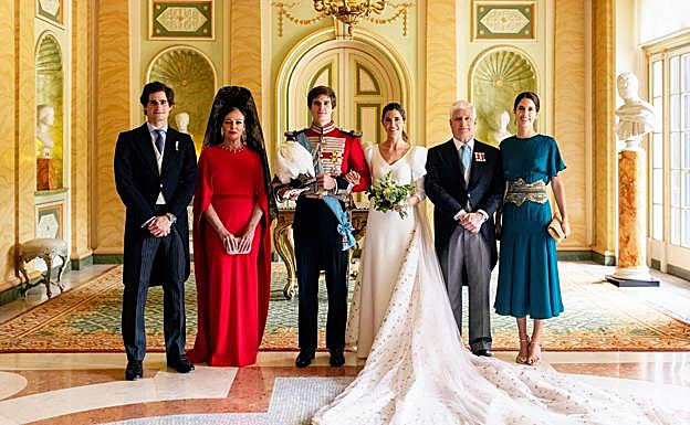 Familai del duque de Alba en la boda de Carlos Fitz.-James Stuart y Belén Corsini