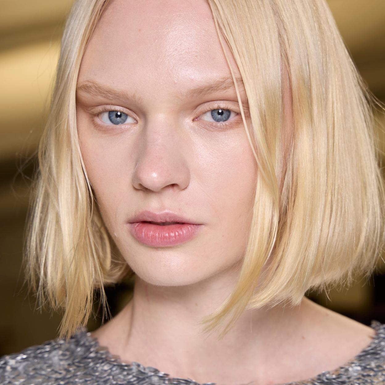 Así es el champú en formato sólido para rubios y canas que usarás todo el verano