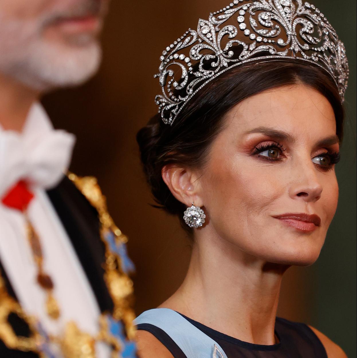 La reina Letizia con tiara.