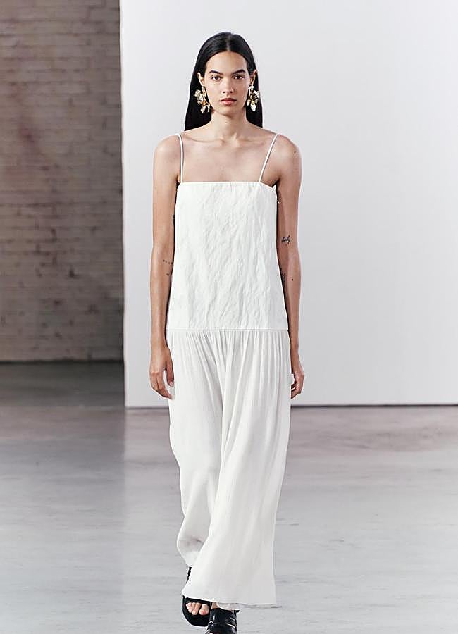 Imagen - Vestido blanco con tirantes de Zara (59,95 euros).