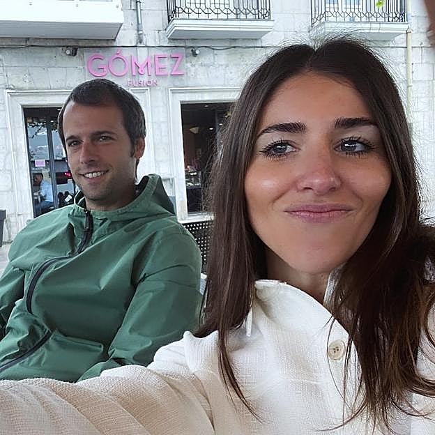 Carmen Ballesteros Botín junto a su prometido Juan Diego García. 