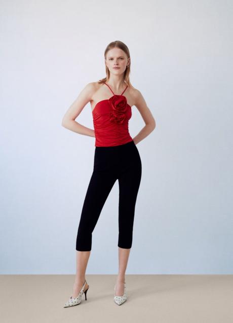 Imagen - Top con flor de Sfera (21,99 euros)