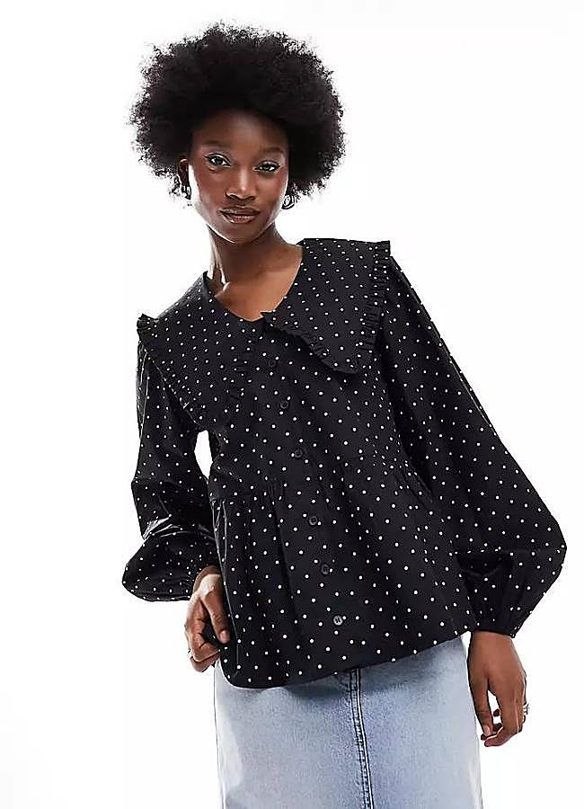 Imagen - Blusa con cuello babero de lunares