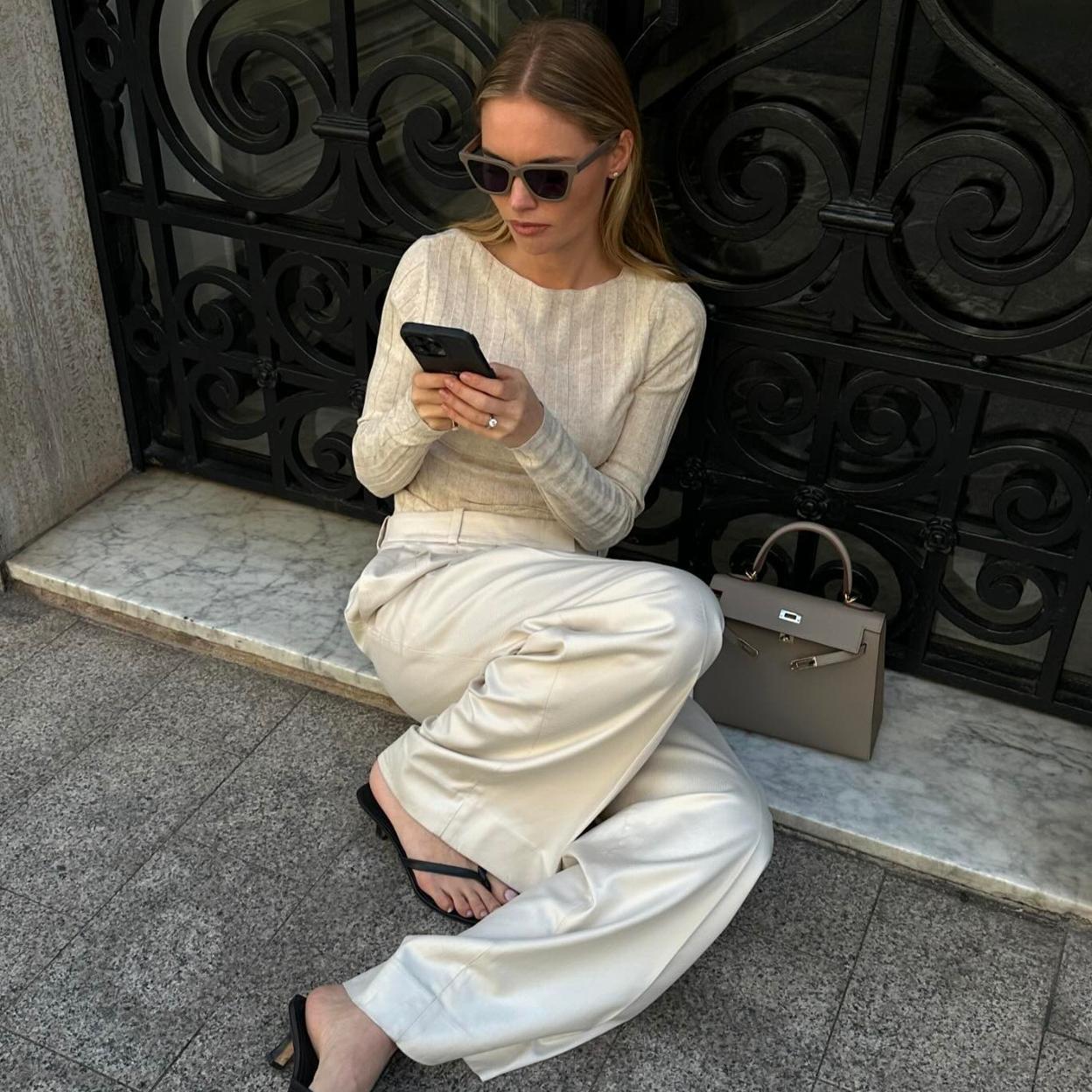 Estos son los colores elegantes que llevarás en tus sandalias. 