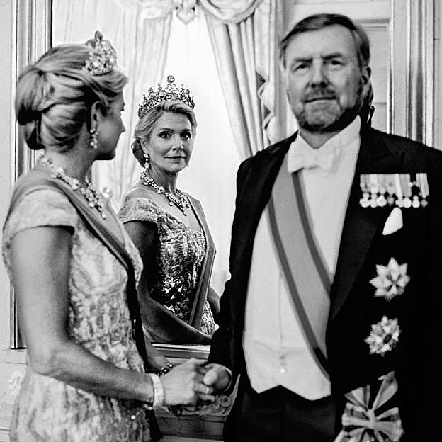 Por qué la serie sobre Máxima de Holanda ha enfadado a los holandeses: «Se ve a los reyes jugueteando bajo las sábanas»