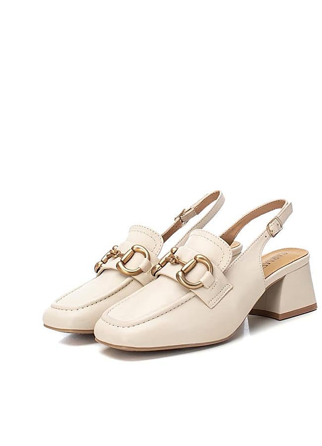 Imagen - Mocasines blancos de tacón destalonados