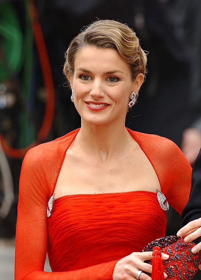 Imagen - Doña Letizia con los broches gemelos en la boda de Federico y Mary de Dinamarca. Foto: Gtres
