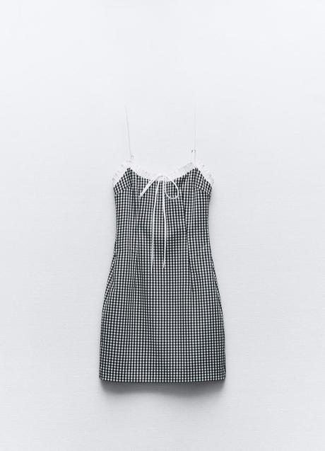 Imagen - Vestido blanco y negro de Zara (29,99 euros)