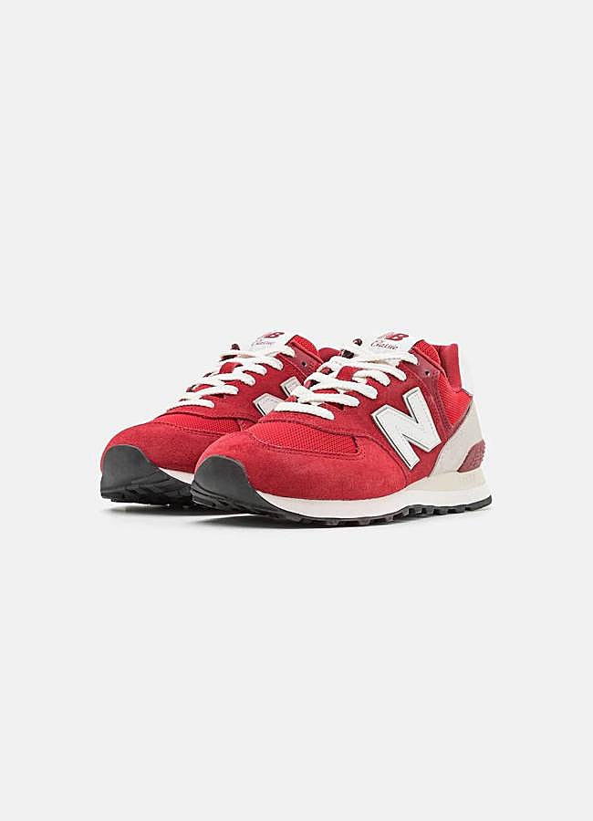 Imagen - Zapatillas rojas estilo running de New Balance