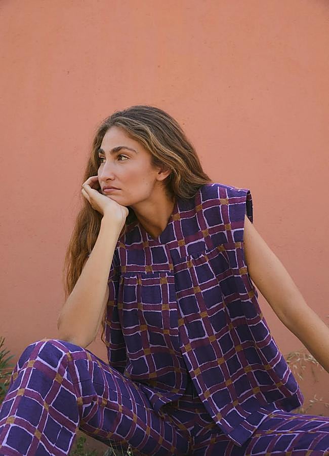 Imagen - Conjunto estampado de cuadros de Himba: pantalón 110,46 euros y top 85 euros.