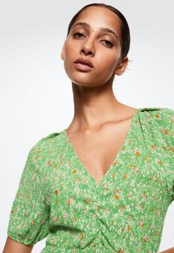 Imagen secundaria 2 - Vestido con estampado de flores de Mango Outlet (2,99 euros):