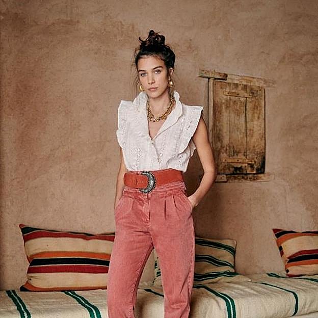 Esta primavera los vaqueros de colores serán la prenda imprescindible de tu armario (Palabra de Instagram)