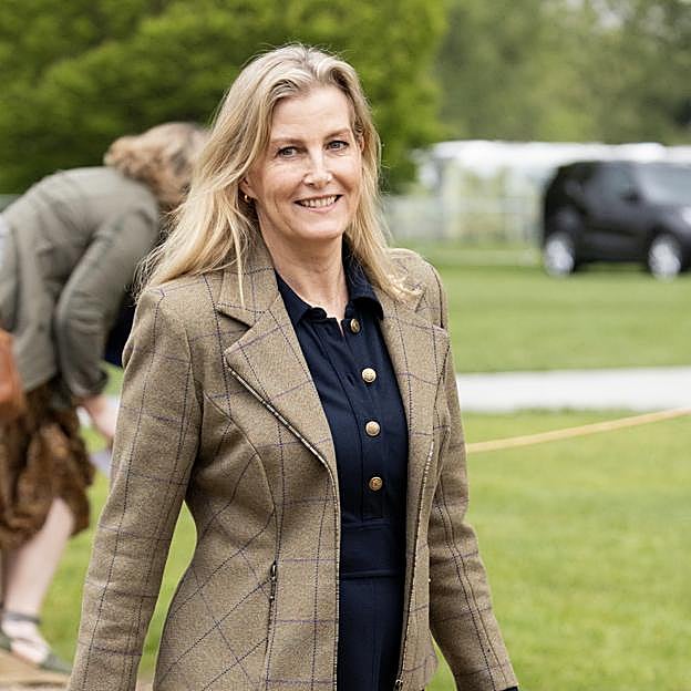 Sofía de Edimburgo tiene el look de entretiempo más elegante y estiloso