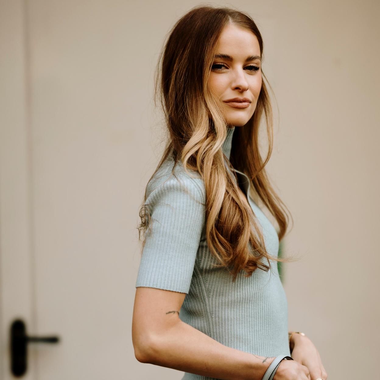 Mujer con pelo largo