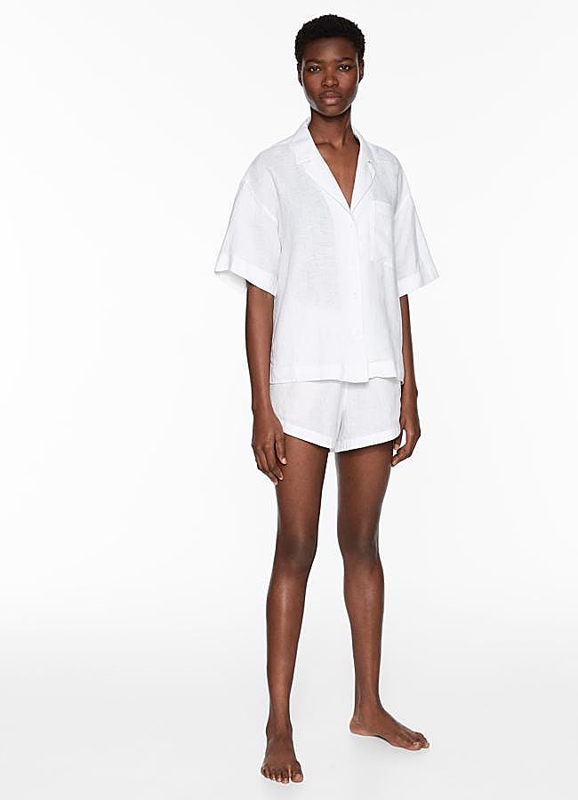 Imagen - Conjunto de camisa y shorts en lino de Oysho.