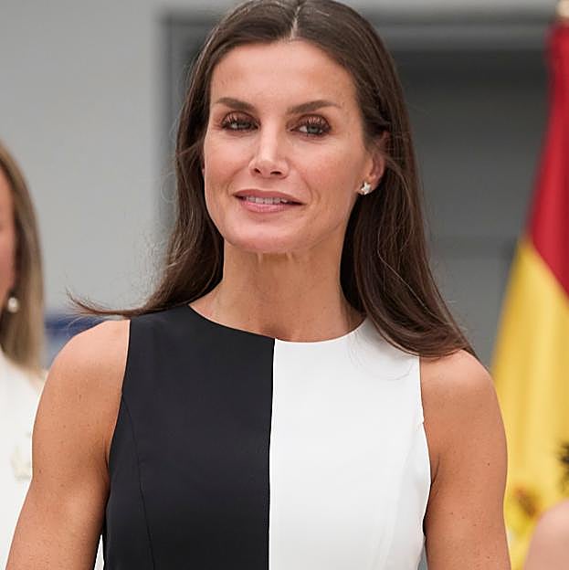 Mango Outlet tiene a la venta el vestido más viral de la reina Letizia: cuesta 35 euros y es súper favorecedor