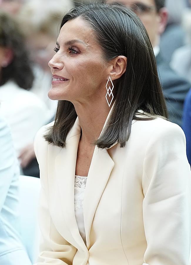 Imagen - La reina Letizia con pendientes nuevos. / LIMITED PICTURES
