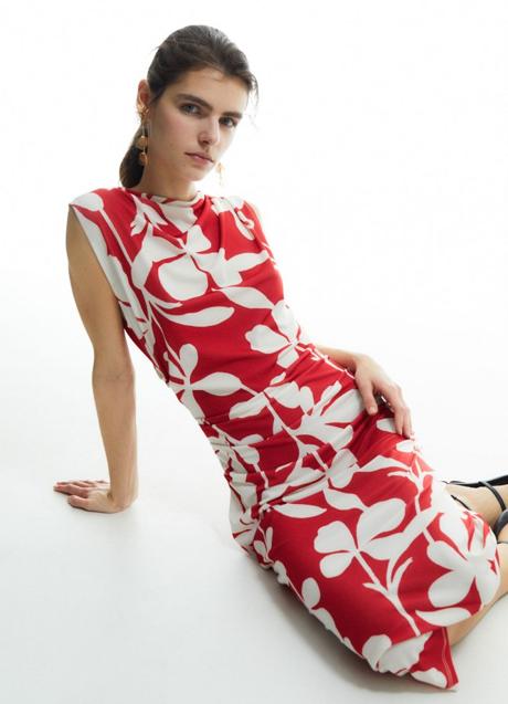 Imagen - Vestido con estampado de flores de Sfera (29,99 euros)